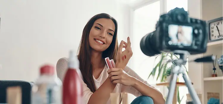 stunning young women